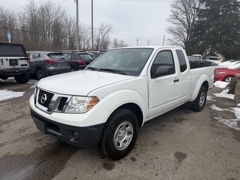 Used 2016 Nissan Frontier S image 2