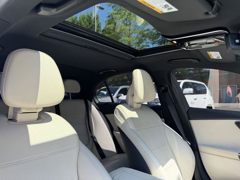 Certified 2024 Mercedes-Benz C 300 4MATIC Sedan image 31