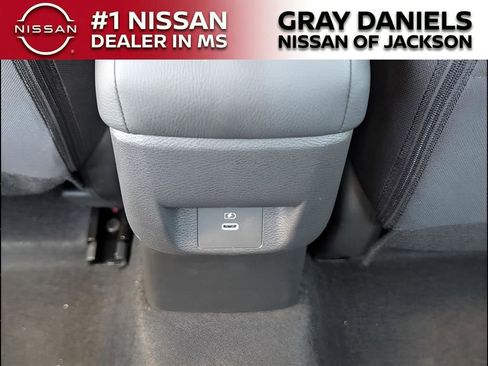 New 2025 Nissan Versa SR image 22