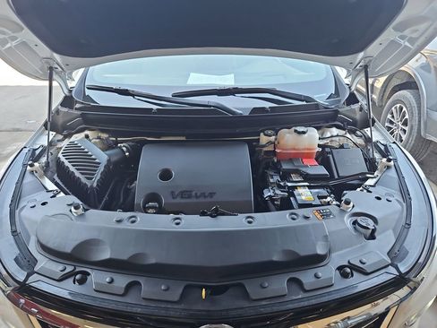 Used 2024 Buick Enclave Premium image 36