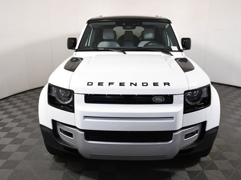 Used 2025 Land Rover Defender 110 S image 2