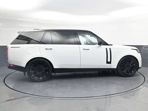 Used 2023 Land Rover Range Rover Long Wheelbase SE AWD/4WD image 3