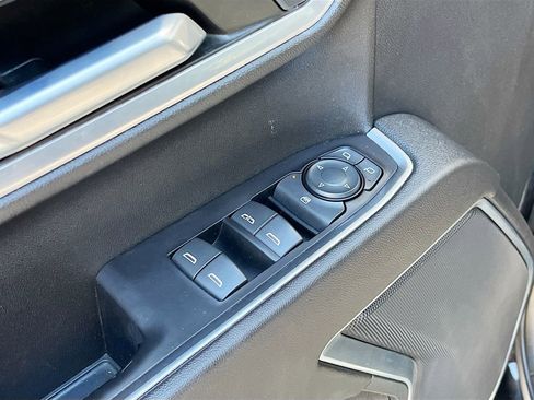 Used 2022 Chevrolet Silverado 1500 LT AWD/4WD image 17