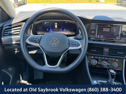 Used 2024 Volkswagen Jetta SE FWD image 15