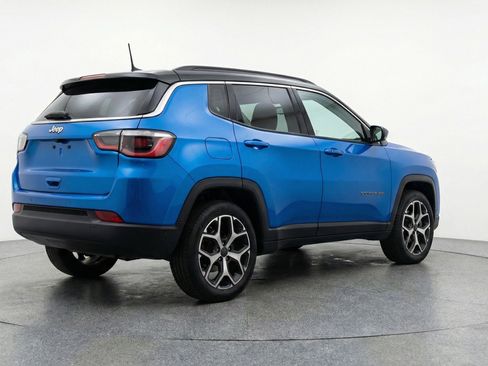 Used 2025 Jeep Compass Limited image 9