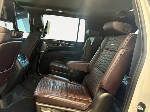 Certified 2023 Cadillac Escalade ESV Sport Platinum AWD/4WD image 11