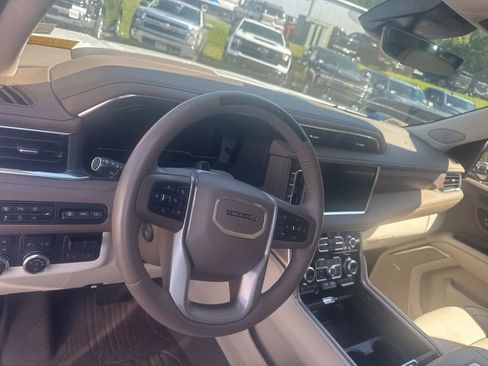 Used 2024 GMC Yukon Denali w/ Denali Reserve Package AWD/4WD image 20