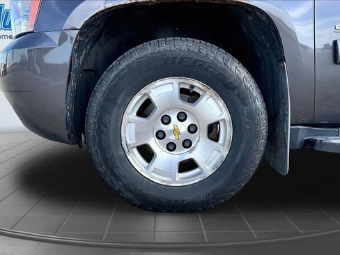 Used 2010 Chevrolet Suburban LT AWD/4WD image 34