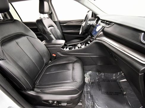 Used 2023 Jeep Grand Cherokee L Limited image 18