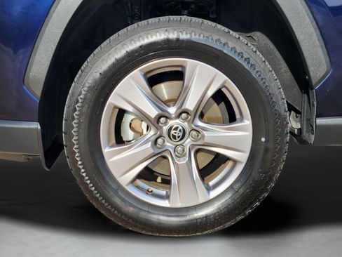 Used 2024 Toyota RAV4 XLE FWD image 31
