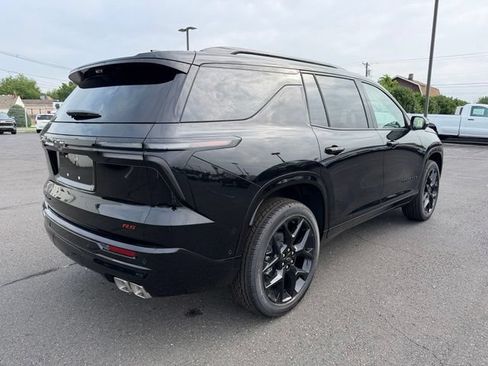 New 2026 Chevrolet Traverse RS w/ LPO, Floor Liner Package AWD/4WD image 9