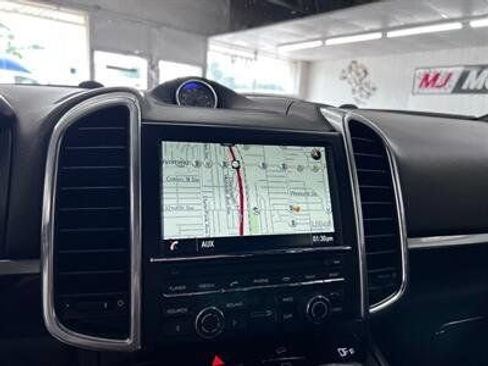 Used 2016 Porsche Cayenne S AWD/4WD image 26