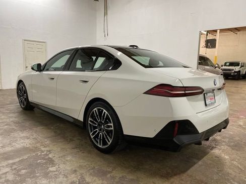 Used 2026 BMW 530i RWD image 3