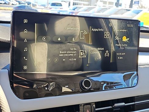 New 2026 Mitsubishi Outlander SE image 17