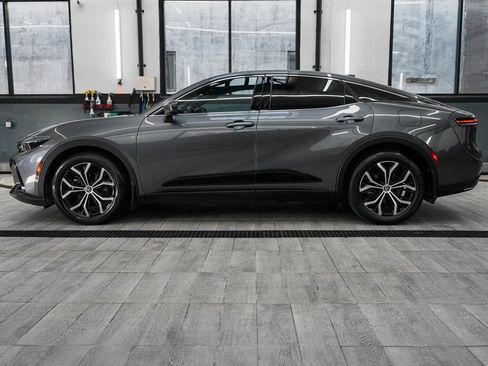 Used 2023 Toyota Crown XLE image 4