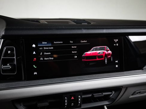 Certified 2026 Porsche Cayenne AWD/4WD image 18