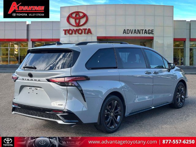 Used 2026 Toyota Sienna XSE FWD image 7