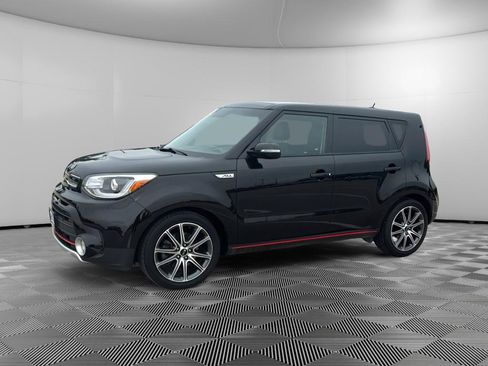 Used 2018 Kia Soul ! w/ Tech Package FWD image 2