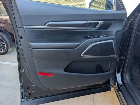 Used 2025 Kia Telluride S image 22