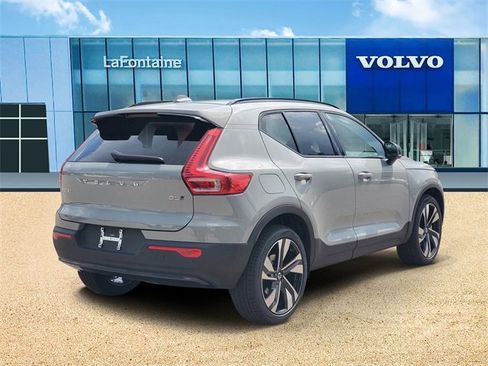 New 2026 Volvo XC40 B5 Ultra w/ Climate Package image 4