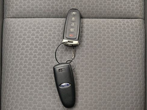Used 2019 Ford Escape SE FWD image 32
