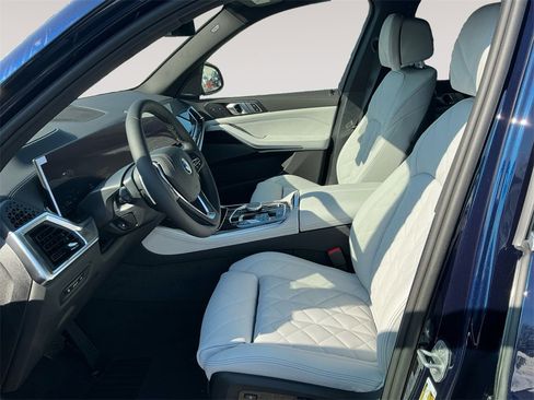 New 2026 BMW X5 xDrive50e image 9
