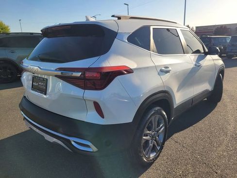 Used 2023 Kia Seltos S w/ Navigation Package FWD image 4