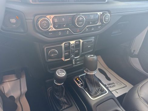 Certified 2024 Jeep Wrangler Sahara w/ Technology Group image 12