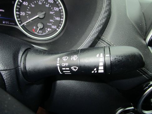 Used 2024 Nissan Sentra SV image 27