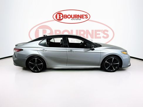 Used 2020 Toyota Camry XSE FWD image 10