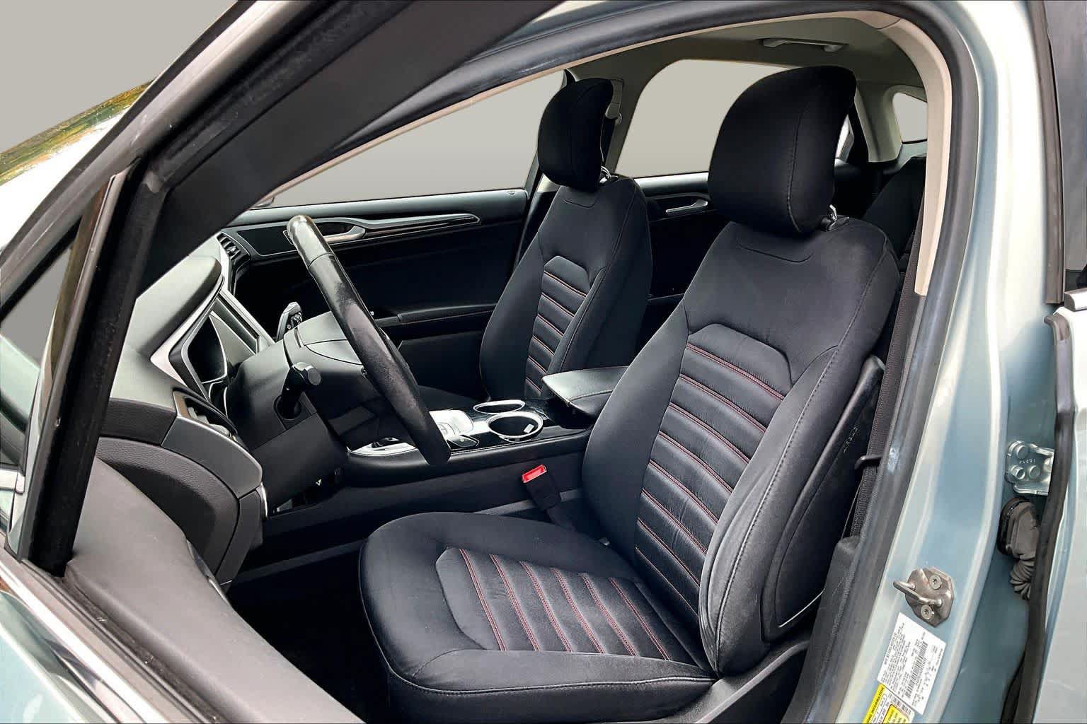 Used 2013 Ford Fusion SE FWD image 9