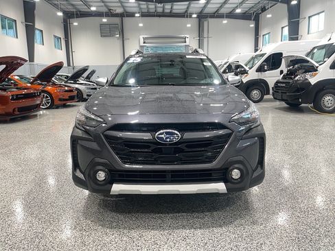 Used 2025 Subaru Outback Touring AWD/4WD image 2