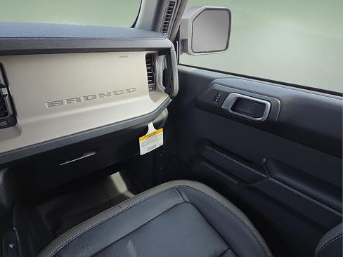New 2026 Ford Bronco Outer Banks image 12