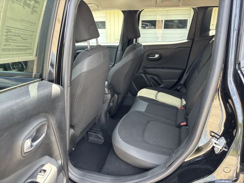 Used 2020 Jeep Renegade Altitude AWD/4WD image 16