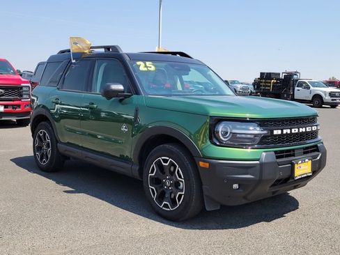 Certified 2025 Ford Bronco Sport Outer Banks w/ Outer Banks Tech Package+ AWD/4WD image 4