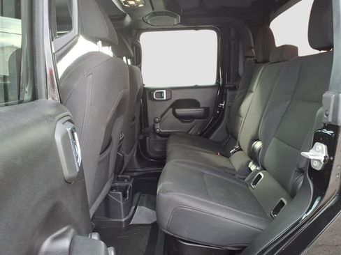 Used 2022 Jeep Gladiator Sport image 16