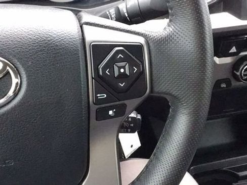 Used 2016 Toyota Tacoma SR5 image 23
