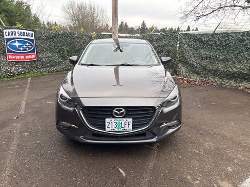 Used 2018 MAZDA MAZDA3 Grand Touring image 2