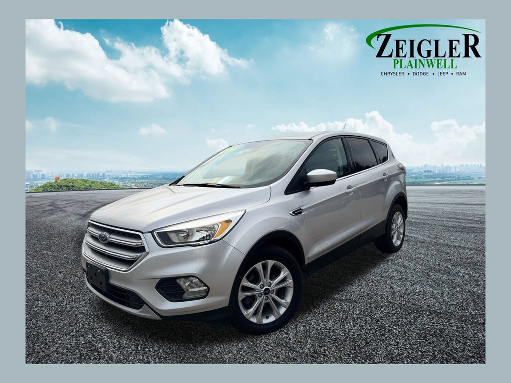 Used 2017 Ford Escape SE FWD image 1