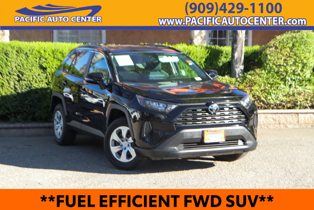 Used 2021 Toyota RAV4 LE FWD image 1