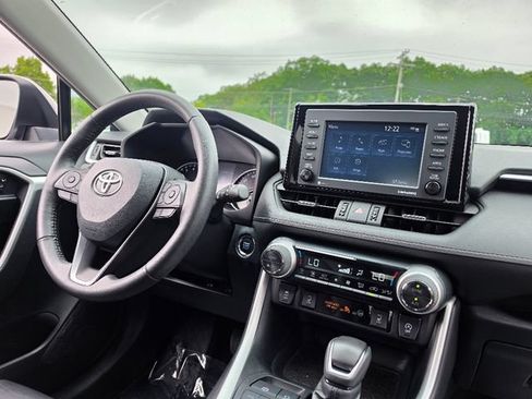 Used 2022 Toyota RAV4 XLE Premium AWD/4WD image 13