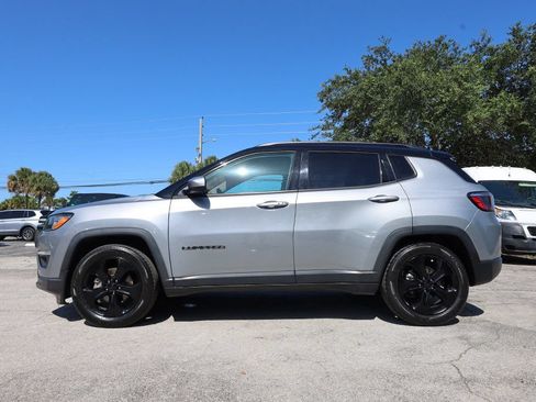 Used 2021 Jeep Compass Latitude FWD image 10