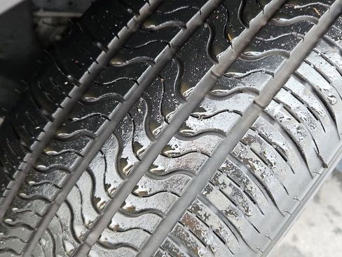 Used 2024 Ford Escape ST-Line w/ Cold Weather Package image 32