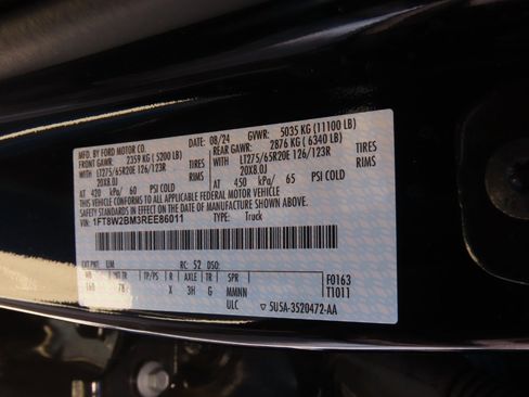 Certified 2024 Ford F250 Platinum image 31