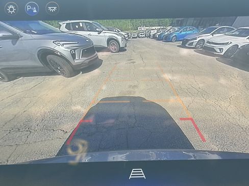 Used 2026 Chevrolet Equinox LT FWD image 30