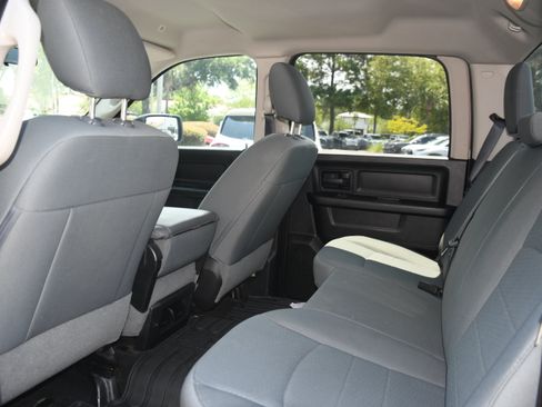 Used 2017 RAM 1500 Express RWD image 14