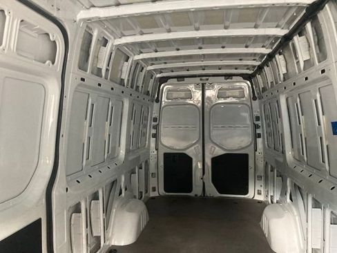 Used 2022 Mercedes-Benz Sprinter 2500 image 13