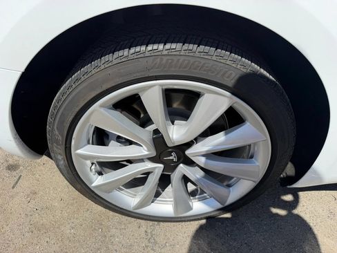 Used 2018 Tesla Model 3 Long Range RWD image 33