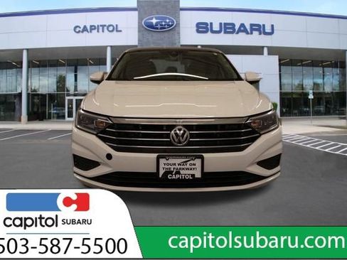 Used 2019 Volkswagen Jetta SEL w/ Cold Weather Package FWD image 8