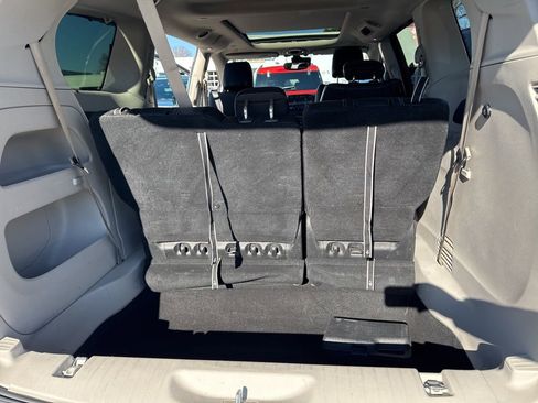 Used 2022 Chrysler Pacifica Touring-L image 51